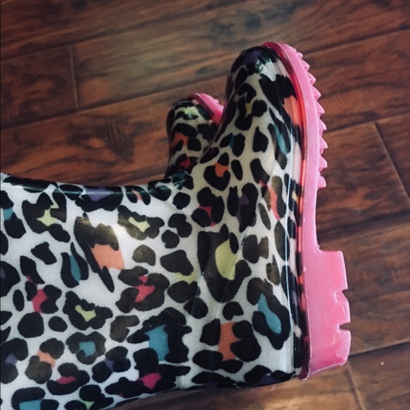 Leopard multi colored rain boots EUC - Picture 2 of 3